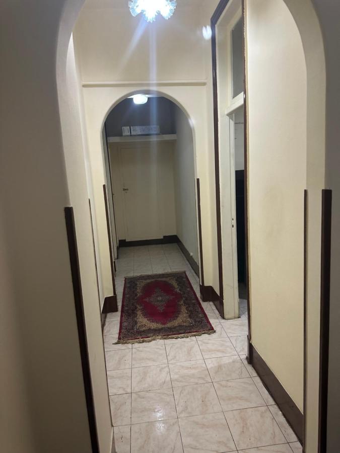 Beautiful Apartment In The Heart Of El Cairo Exterior foto