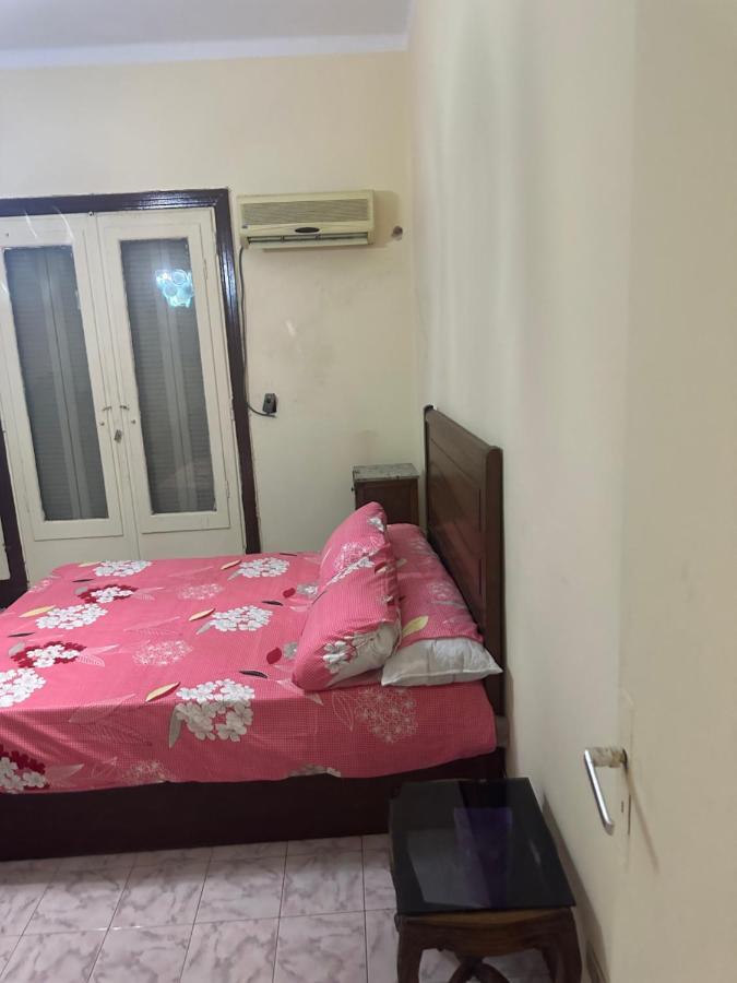 Beautiful Apartment In The Heart Of El Cairo Exterior foto