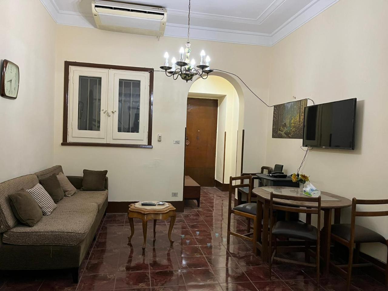 Beautiful Apartment In The Heart Of El Cairo Exterior foto